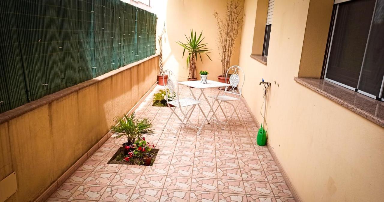 Domumontegrappa - Appartamento Indipendente Con Giardino - Sestu Luaran gambar